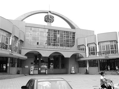 丰台火车站大门 摄影/林铁成